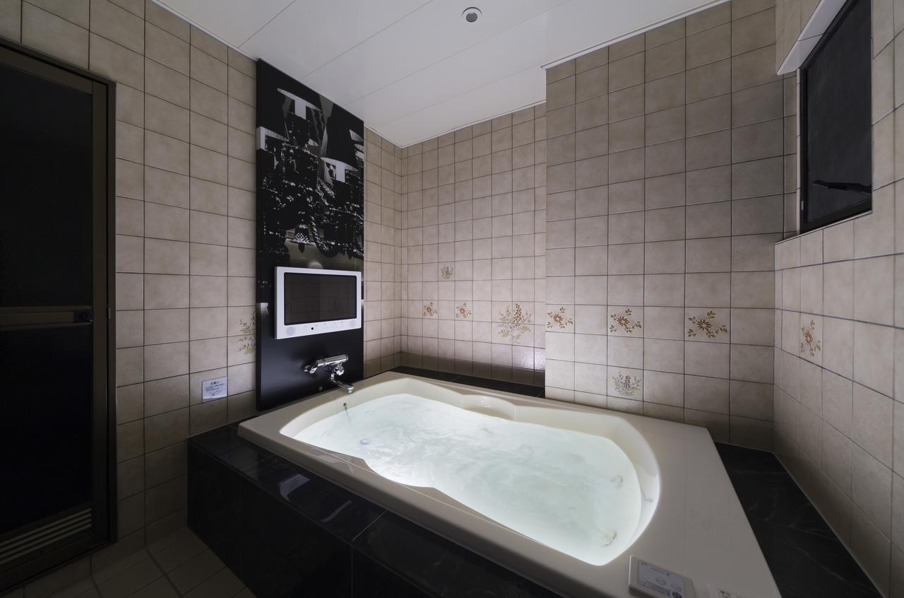 Hotel Plant Garden Resort (Adults Only) Toyokawa Exteriör bild