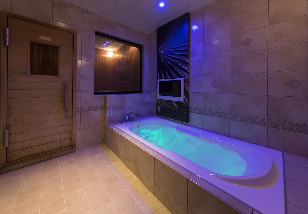 Hotel Plant Garden Resort (Adults Only) Toyokawa Exteriör bild